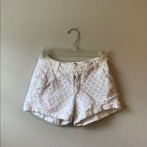 girls size 10 white designed shorts